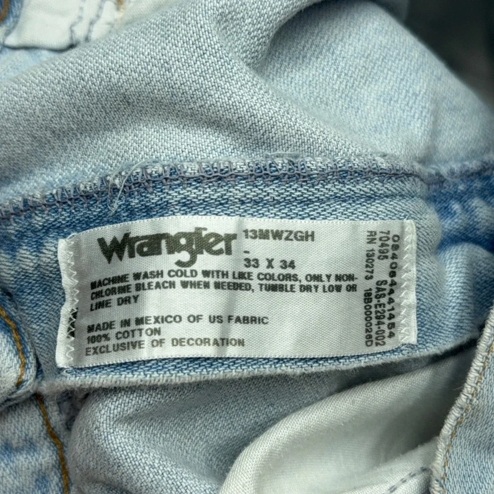 Wrangler Jeans Mens 33x34 Light Blue Cowboy Cut 13MWZGH Straight Leg Denim